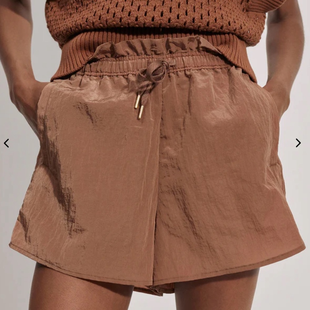 NWT Varley Tulare High Rise Shirts size small